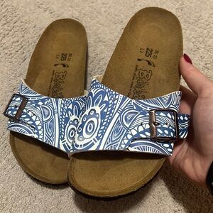 Birkenstock Birki’s Blue and White Design Strap Slip On Sandals Size 35